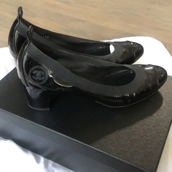 Chanel CC Cap Toe 🖤 - Picture 3 of 17